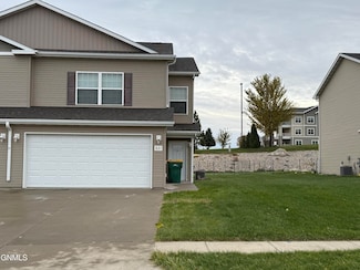 821 Bremner Ave, Bismarck, ND 58503