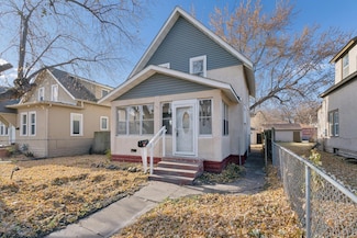 1423 Upton Ave N, Minneapolis, MN 55411