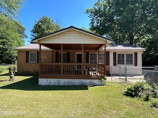 16121 Palomino Rd, Laurinburg, NC 28352