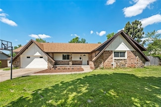 1104 S 12th St, Rogers, AR 72756