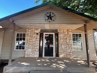 1205 14th St, Seagraves, TX 79359