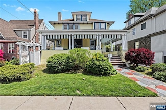 1114 Anderson Ave, Fort Lee, NJ 07024