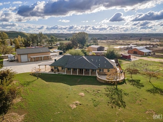 102 Anna Ln, Bakersfield, CA 93308