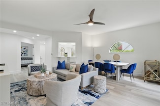 547 Serendipity Dr, Naples, FL 34108