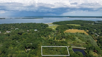 3 N Haven Way, North Haven, NY 11963