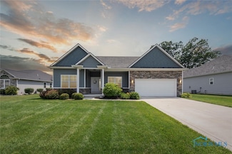 239 Hidden Village Ln, Holland, OH 43528