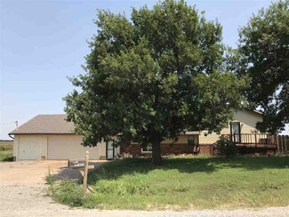 14509 N Oakwood Rd, Kremlin, OK 73753