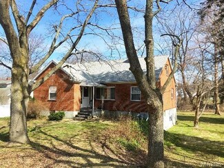 44 Parkway St, Silver Creek, NY 14136