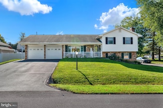 22115 Pikeside Dr, Smithsburg, MD 21783