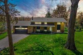 12329 W Timber Ln, Maple Grove, MN 55369