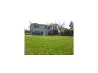 1874 Maine Ridge Rd, Central City, IA 52214