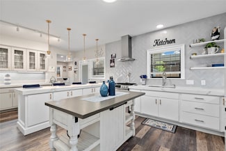 5411 Holly View Dr, Houston, TX 77091