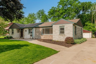 W172S7927 Lannon Dr, Muskego, WI 53150