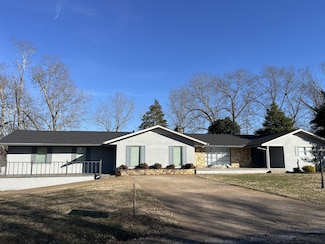 499 Pettus St, Lawrenceburg, TN 38464