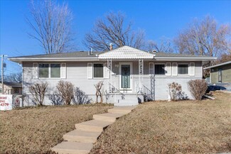 8 Becky Ln, Council Bluffs, IA 51503