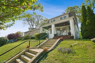 53 Forest St, Belleville, NJ 07109