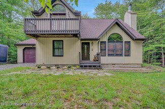 89 Bender Rd, Gouldsboro, PA 18424