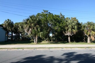 7 8 9 10 2nd St, Cedar Key, FL 32625