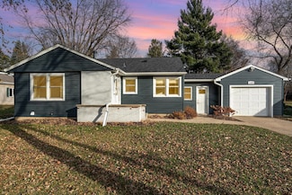 1105 College St, Northfield, MN 55057