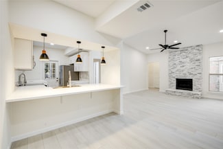 2001 Bering Dr Unit 8, Houston, TX 77057