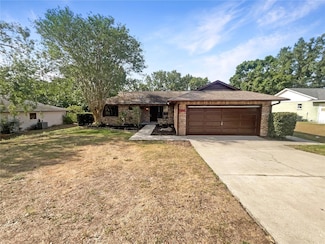 12610 Bay Hill Dr, Grand Island, FL 32735