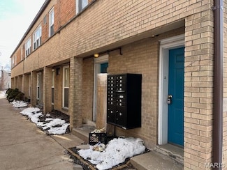 3752 Chippewa St, Saint Louis, MO 63116