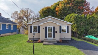 20 Sycamore St, Fairhaven, MA 02719