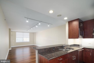 400 S Broad St Unit 2403, Philadelphia, PA 19146