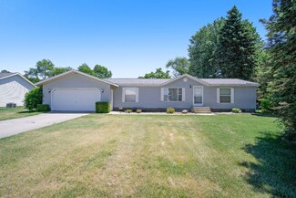 7501 Hochberger Rd, Eau Claire, MI 49111
