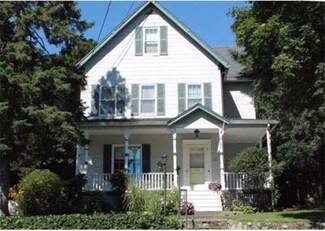 11 Cedar St, Wakefield, MA 01880