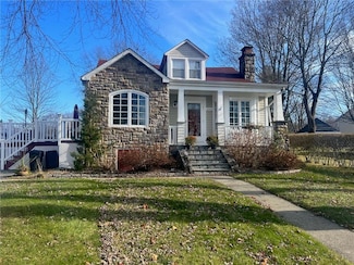 3290 Lookout St, Mohegan Lake, NY 10547