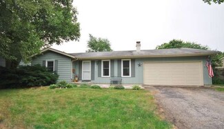 1220 S 10th St, Saint Charles, IL 60174