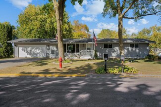 904 8th Ave NW, Waseca, MN 56093