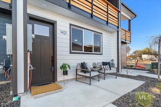 1439 N Bluffs Ridge Ln, Boise, ID 83704