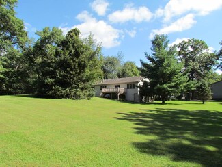 4711 N Wendorf Rd, Monroe Center, IL 61052
