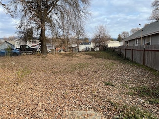 9460 Mendenhall Ave, Upper Lake, CA 95485