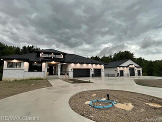 815 N Milford Rd, Milford, MI 48381
