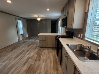 855 W Jefferson St Unit 1, Grand Ledge, MI 48837