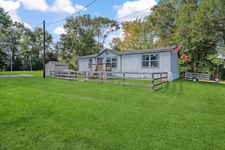 440 River Rd, Goodrich, TX 77335