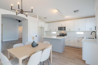 2518 W Carson Rd, Phoenix, AZ 85041