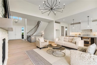 2513 W 177th St, Overland Park, KS 66085