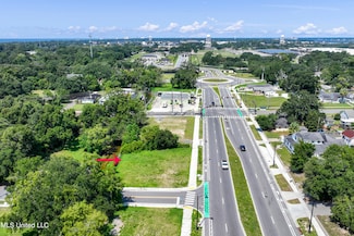 1067 Division St, Biloxi, MS 39530