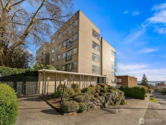 912 3rd Ave W Unit 101, Seattle, WA 98119