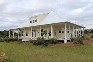 1565 Glen Julia Rd, Chattahoochee, FL 32324