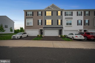 120 Edgewater Ct, Quakertown, PA 18951