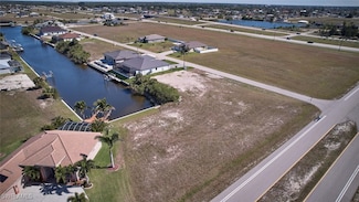 3231 Yucatan Pkwy, Cape Coral, FL 33993