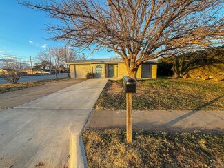 1201 5th St, Shallowater, TX 79363