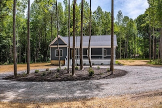 282 Regina Rd, Lancaster, VA 22503