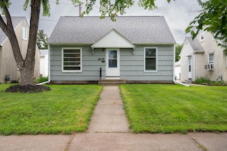 4635 Thomas Ave N, Minneapolis, MN 55412