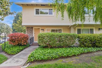 25 Comstock Queen Ct, Mountain View, CA 94043